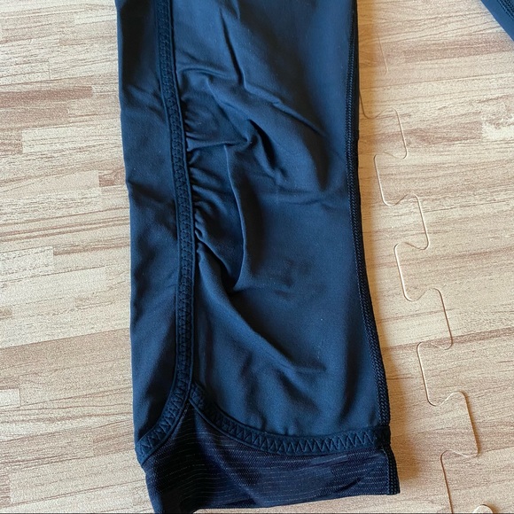 Lululemon Run For Days Crop - Picture 5 of 11